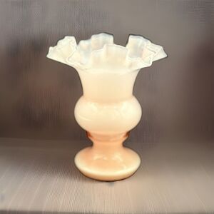 Vintage Fenton Peach Pink Art Glass Ruffle Vase - Cottagecore Vase